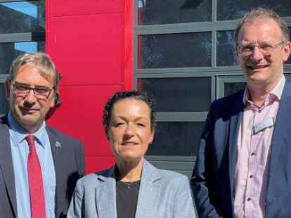 Petra Hohmann wird ab 1. November neue Geschäftsführerin der Friesland-Kliniken. Landrat Sven Ambrosy (links) und Interimsgeschäftsführer Dr. Werner Wodrich stellten die Klinikmanagerin am Donnerstag vor.