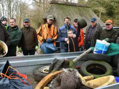 &bdquo;Saubere Landschaft&ldquo;: Die J&auml;gerschaft Wildeshausen r&auml;umte 2019 im Wald auf.