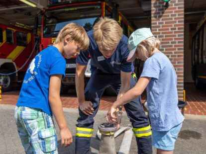 Ferienspa&szlig; bei der Feuerwehr in Hude (Bild: Tamino B&uuml;ttner).