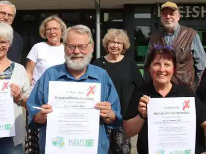 Der Kreisbehindertenrat wirbt f&uuml;r die n&auml;chste Wahl: (von links) Silke Winkler, Thomas Schlegel, Annette Grummt, Michael Grashorn, Heidelies Iden, Rita Rockel, Ernst-Dieter Hoffhenke und Kerstin Meinen