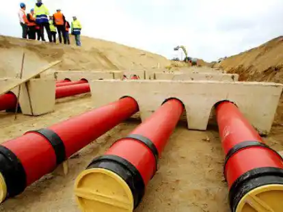 Auch f&uuml;r die Stromautobahn &bdquo;Korridor B&ldquo; sollen Erdkabel und Leerrohre verlegt werden (im Bild eine Amprion-Baustelle in Raesfeld/NRW)