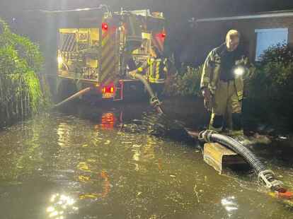 In Sillenstede gab es am 17.08.22 bis nach Mitternacht sieben Eins&auml;tze, um &Uuml;berschwemmungen auf Stra&szlig;en und bei Geb&auml;uden zu bek&auml;mpfen.