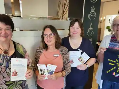 Informierten in Hude &uuml;ber das vielf&auml;ltige Angebot des Senioren- und Pflegest&uuml;tzpunktes im Landkreis: Marlies Pape, Bettina Lakomiec, Inca Schr&ouml;der und Karin Eichler (v.l.).