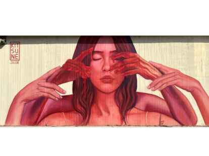 Kritisiert die Entscheidung des obersten us-amerikanischen Gerichtshofes, die Grundsatzentscheidung in Bezug auf Schwangerschaftsabbr&uuml;che (Roe vs. Wade) aus dem Jahr 1973 zu kippen: Das Bild von Jolene Kitsume aus Gent.