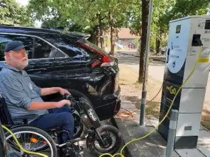 F&uuml;r Menschen im Rollstuhl gibt es an vielen Lades&auml;ulen im Landkreis Cloppenburg kein Herankommen.