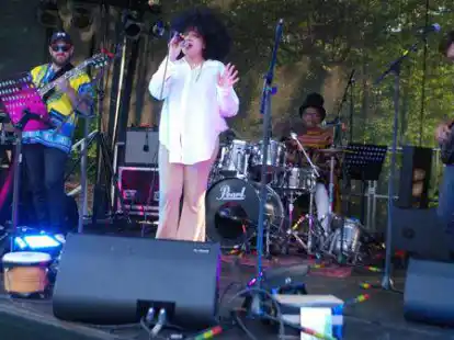 Reggae, Salsa, Afro-Beats: Die Pariser Band  I Jah Dynasty trat zum ersten &bdquo;Reggae am See&ldquo; in Schortens auf.