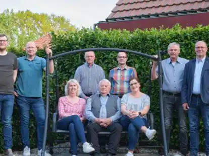 Den Peheimer Chronikausschuss bilden Hannes Dinklage (von links), J&uuml;rgen Dinklage, Claudia Brinkhus, Hubert Niemann, Alfons Hogertz, Martin Rumpke, Andrea Dinklage, Heinz Niemann und Werner Wessels.