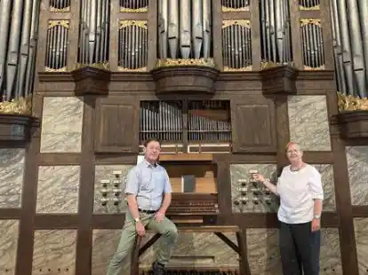 Die Orgel steht im Mittelpunkt: Zum 300-j&auml;hrigen Orgeljubil&auml;um wollen Carsten M&uuml;ller und Ute Ermerling von der Kirchengemeinde Bockhorn den Einheimischen und G&auml;sten die Orgel n&auml;her bringen.