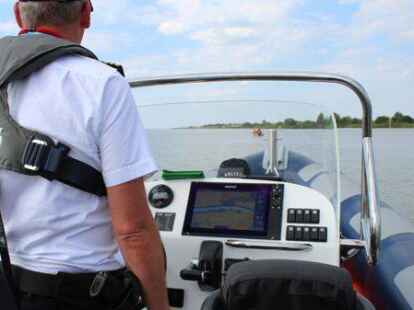 Kontrollfahrt mit der Wasserschutzpolizei Brake auf der Weser