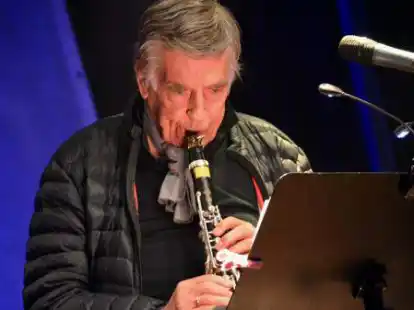 Rolf K&uuml;hn bei seinem letzten Auftritt in Oldenburg im August 2021.