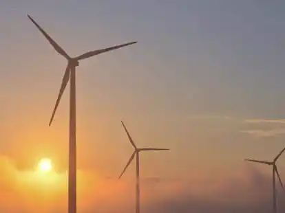 Die Enova-Unternehemsngruppe plant, in der Gemeinde Uplengen drei Windkraftanlagen zu errichten. Der Landkreis Leer hat nun gr&uuml;nes Licht gegeben.