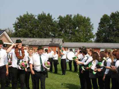 Gro&szlig; gefeiert wurde zuletzt 2019: Das damalige K&ouml;nigshaus nach der Proklamation.