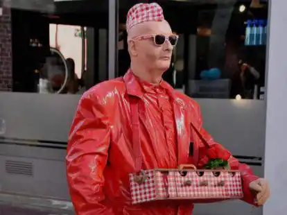 Seit 2017 ist die lebende Statue JOHNman neben seinen weltweiten Engagements als Performer auch K&uuml;nstlerischer Leiter des WLSF, des World Living Statues Festival.