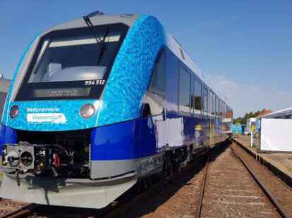 Weltpremiere: der neue Wasserstoffzug in Bremerv&ouml;rde