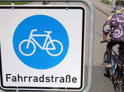 Die Gruppe Gr&uuml;ne-KA-Linke im Gro&szlig;enkneter Rat hat die Ausweisung von Fahrradstra&szlig;en beantragt. Autofahrer sollen aber nicht verbannt werden.