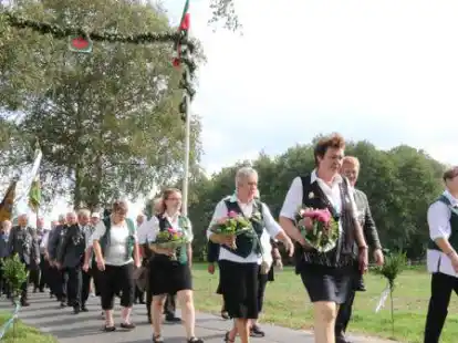 Beim Sch&uuml;tzenfest in R&ouml;nnelmoor wird diesmal auf den Festumzug verzichtet, der 2019 noch stattgefunden hat.