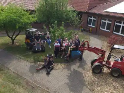 Die Landjugend B&ouml;sel hat den Schulgarten der OBS B&ouml;sel wieder auf Vordermann gebracht.