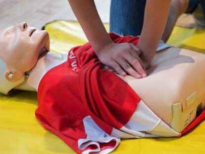 Bei einem Vortrag und Seminar soll es um Notf&auml;lle und Erste Hilfe bei Kindern gehen. (Symbolbild)