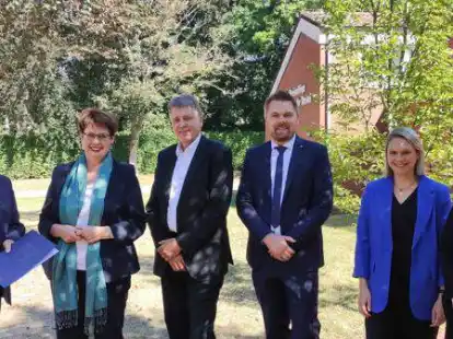 In den Gemeinden Ihlow und Hesel werden Projekte gef&ouml;rdert, mit denen Hesel eine neue Dorfmitte gestalten und Ihlow sein Grundzentrum mit den touristischen Attraktionen Klosterst&auml;tte und Ihler Meer verbinden m&ouml;chte.