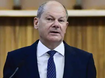 Kanzler Olaf Scholz bei einer Rede in Prag