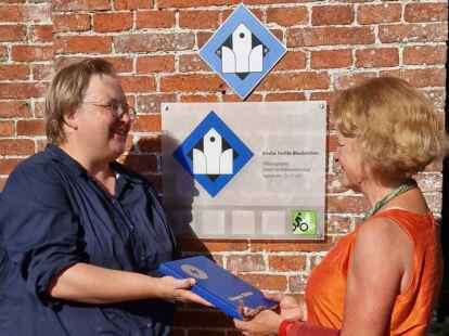 Pastorin Antje Wachtmann und Pastorin Katharina Herresthal.