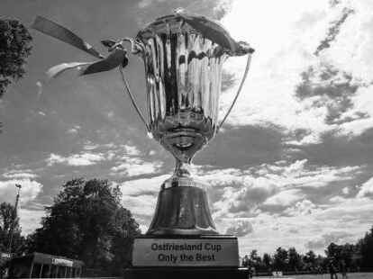Ganz Ostfriesland trauert nach dem tragischen Tod eines 38-j&auml;hrigen Fu&szlig;ballers des FC Brookmerland. Auch die Initiatoren des Ostfriesland-Cups zeigten sich von diesem Schicksalsschlag sehr ber&uuml;hrt.
