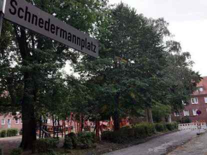 Bei der Sanierung der Stra&szlig;e einmal rund um den Schnedermannplatz herum verz&ouml;gert sich die Fertigstellung.