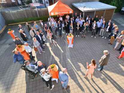 Der Einladung zum Sommerempfang im Verlagshaus der Emder Zeitung folgten zahlreiche G&auml;ste, um einen Einblick in die Arbeitsweise von Redaktion, Technik und Vermarktung zu bekommen.