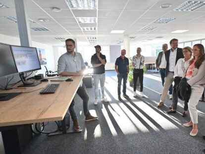 Der Einladung zum Sommerempfang im Verlagshaus der Emder Zeitung folgten zahlreiche G&auml;ste, um einen Einblick in die Arbeitsweise von Redaktion, Technik und Vermarktung zu bekommen.