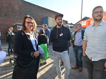 Der Einladung zum Sommerempfang im Verlagshaus der Emder Zeitung folgten zahlreiche G&auml;ste, um einen Einblick in die Arbeitsweise von Redaktion, Technik und Vermarktung zu bekommen.