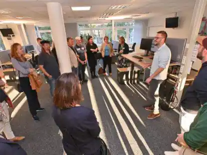 Der Einladung zum Sommerempfang im Verlagshaus der Emder Zeitung folgten zahlreiche G&auml;ste, um einen Einblick in die Arbeitsweise von Redaktion, Technik und Vermarktung zu bekommen.