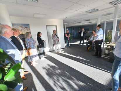 Der Einladung zum Sommerempfang im Verlagshaus der Emder Zeitung folgten zahlreiche G&auml;ste, um einen Einblick in die Arbeitsweise von Redaktion, Technik und Vermarktung zu bekommen.