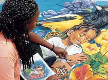 Mit leuchtenden Farben holte die Freie K&uuml;nstlerin Ghis.Arts aus Bonaire die Karibik nach Wilhelmshaven.