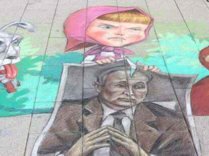 Fabio Maria Fedele zeigt Putin mit scheinheiliger Miene.