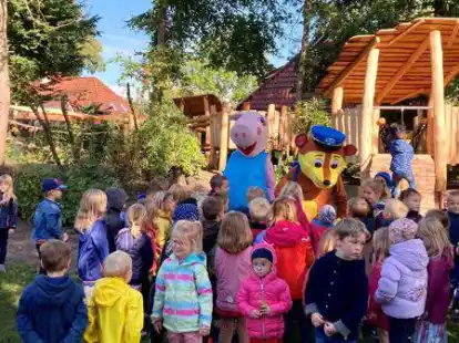 Aufregung in B&ouml;seler Kindertagesst&auml;tte St. Raphael: Zum Weltkindertag wird der neue Ritterburg-Spielplatz eingeweiht.