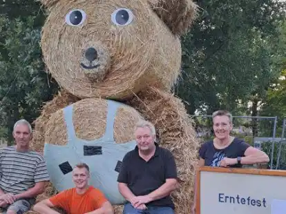 Bildunterschrift v.l.n.r.: Heino Boltes, Aike Boltes, G&uuml;nther Kroll, Dagmar Boltes