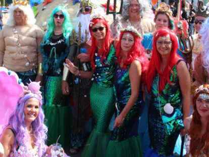 Die Gruppe &bdquo;Die Burgl&auml;ufer&ldquo; beim  Festumzug 2022.