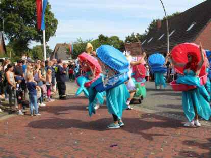 Festumzug zum 390. Ovelg&ouml;nner Pferdemarkt
