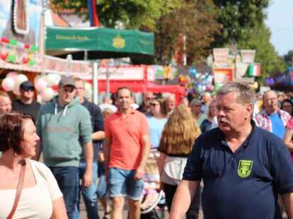 Festumzug zum 390. Ovelg&ouml;nner Pferdemarkt