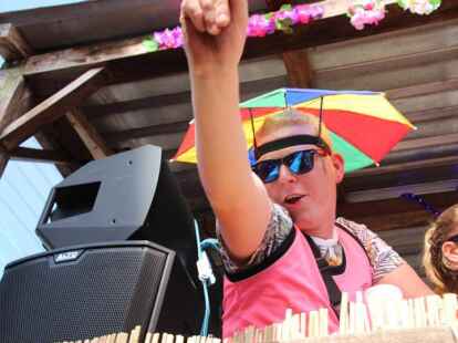 Festumzug zum 390. Ovelg&ouml;nner Pferdemarkt