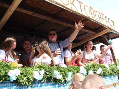 Festumzug zum 390. Ovelg&ouml;nner Pferdemarkt