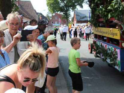 Festumzug 390. Ovelg&ouml;nner Pferdemarkt