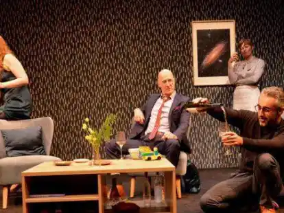 &bdquo;Drei Mal Leben&ldquo;: Das St&uuml;cke mit Maike Jebens, Marie-Luise Gunst, Orhan M&uuml;stak und Dieter Hinrichs ist im September und November zu sehen.