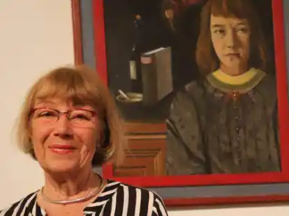 Konstanze Radziwill vor ihrem von Vater Franz gemalten Portr&auml;tbild.