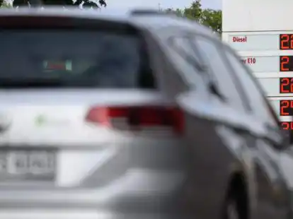 Die Spritpreise sind am Donnerstag bundesweit drastisch gestiegen.