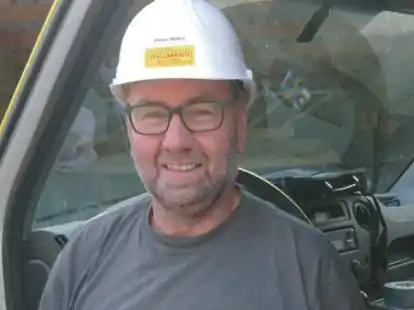 Digital unterwegs bei der Arbeit: G&uuml;nter Ripken. Er arbeitet seit 40 Jahren bei der Firma Wellmann.