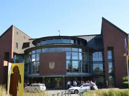 Eine Begr&uuml;nung der Rathaus-Fassade h&auml;tte bis zu 300.000 Euro gekostet. Das war Verwaltung und Ausschuss des Guten zu viel.