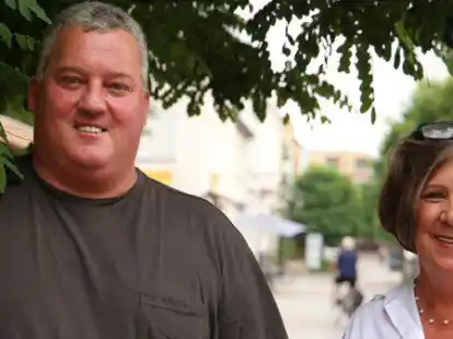 Mark Castens setzt sich seit langer Zeit f&uuml;r ein station&auml;res Hospiz in der Wesermarsch ein. Expertin Irene M&uuml;ller erkl&auml;rte nun, mit welchen Kosten daf&uuml;r zu rechnen ist.