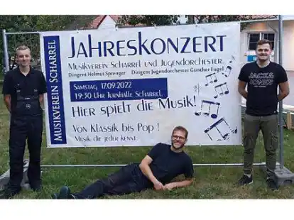Die Plakate stehen schon: Der Musikverein Scharrel l&auml;dt wieder zum Jahreskonzert ein.