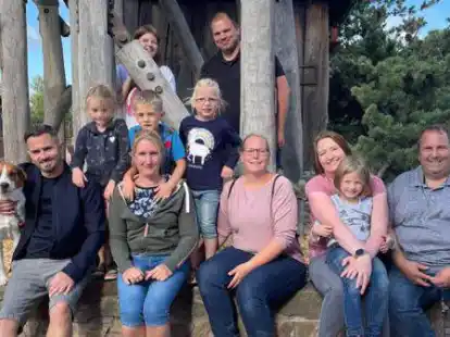 Die Jugendgruppe der Rassegefl&uuml;gelz&uuml;chter aus Berne unternahm einen tollen Ausflug in den Jaderpark.